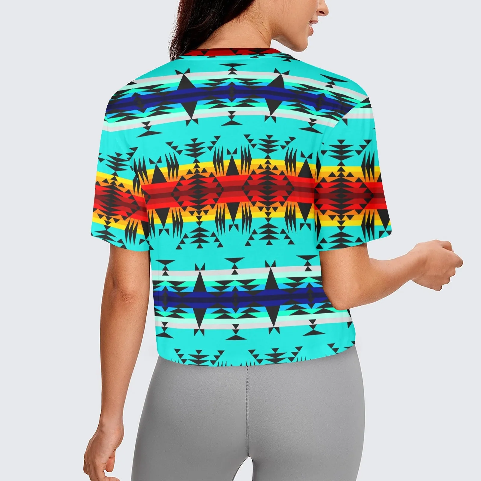 Between the Mountains Women's Cropped T-shirt