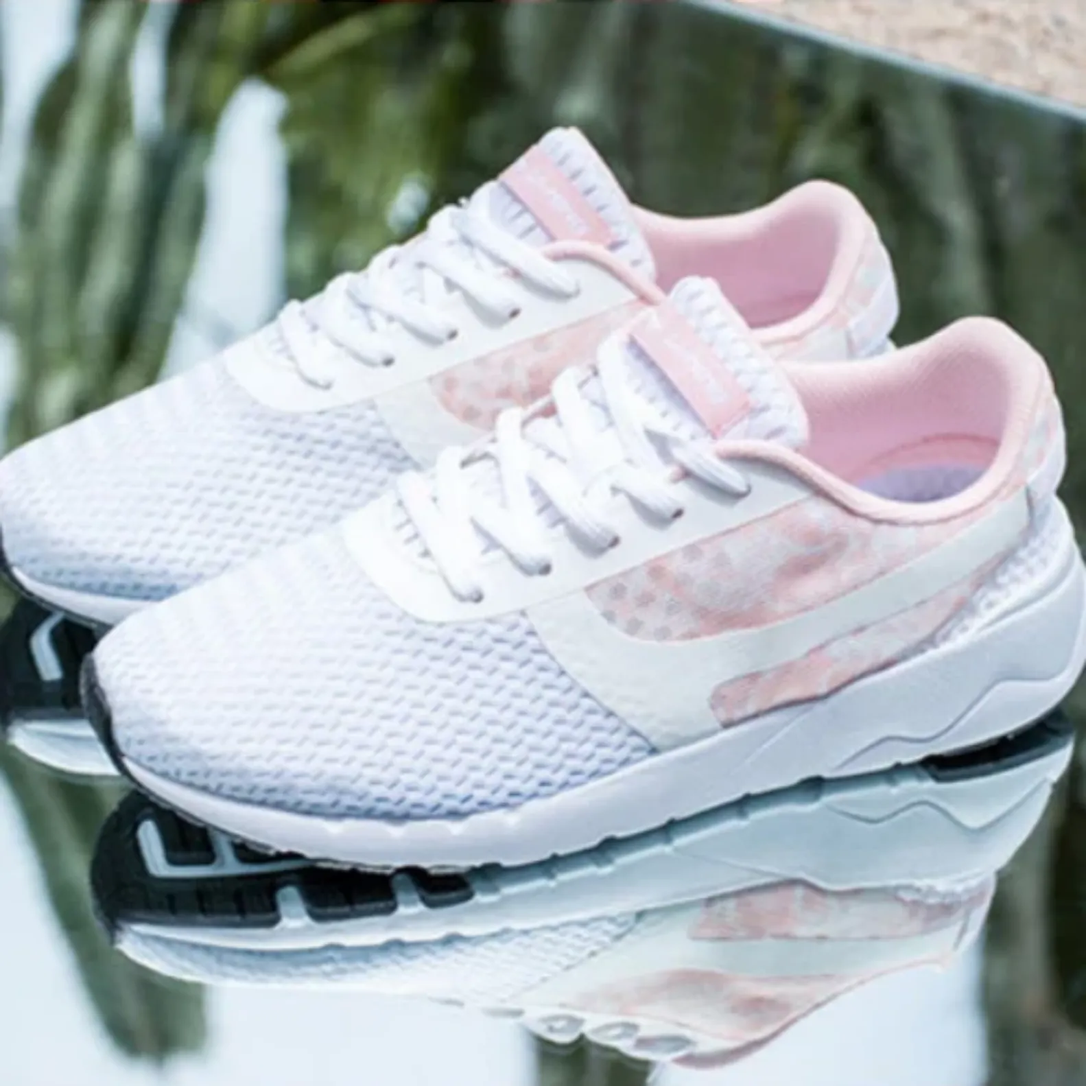Women's Breathable Light Sport Sneakers