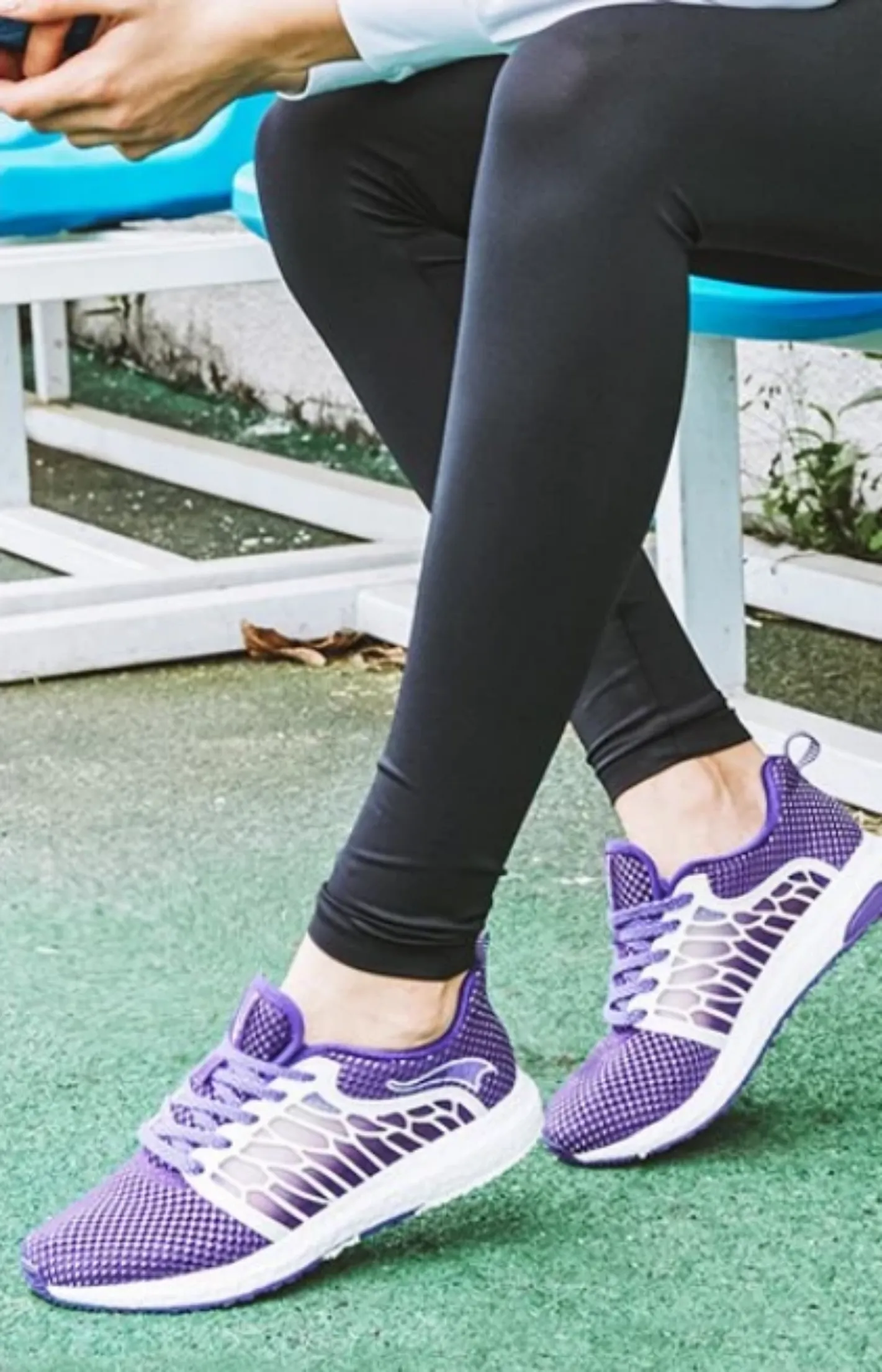 Women's Breathable Mesh Lace Up Sneakers